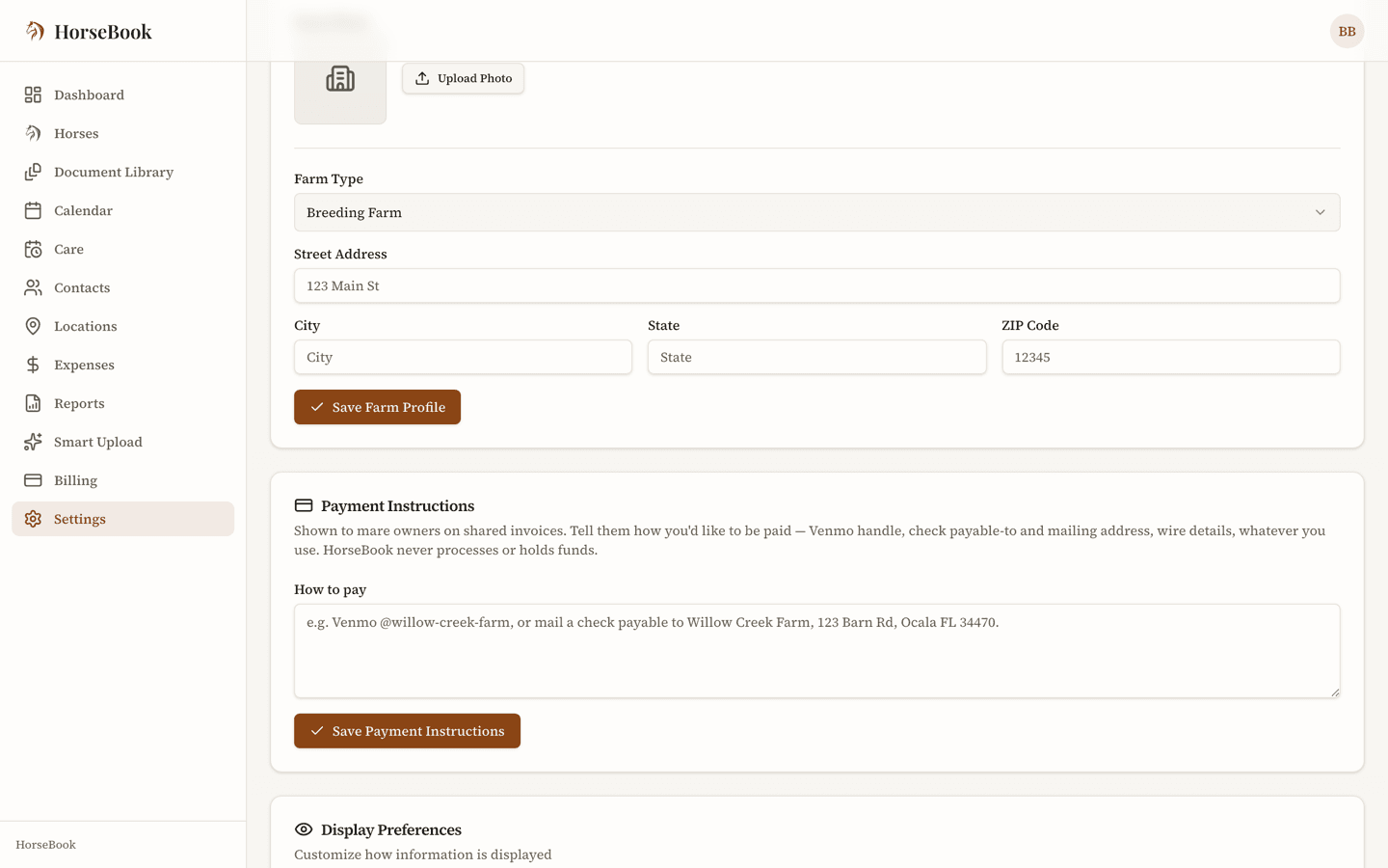 HorseBook settings showing the farm profile with stud-fee payment instructions